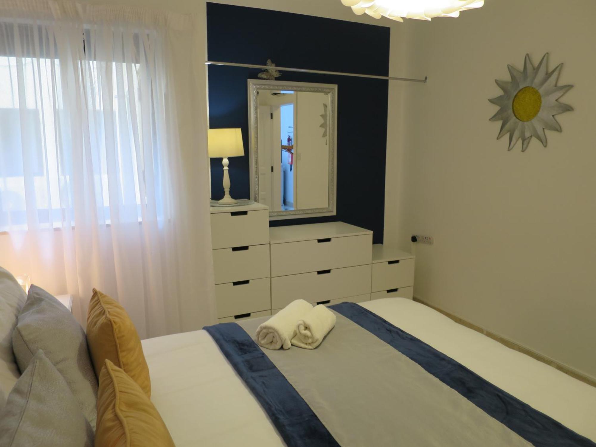 Seafront Terrace, Lounger & Panoramic Ocean Views Appartement Mellieħa