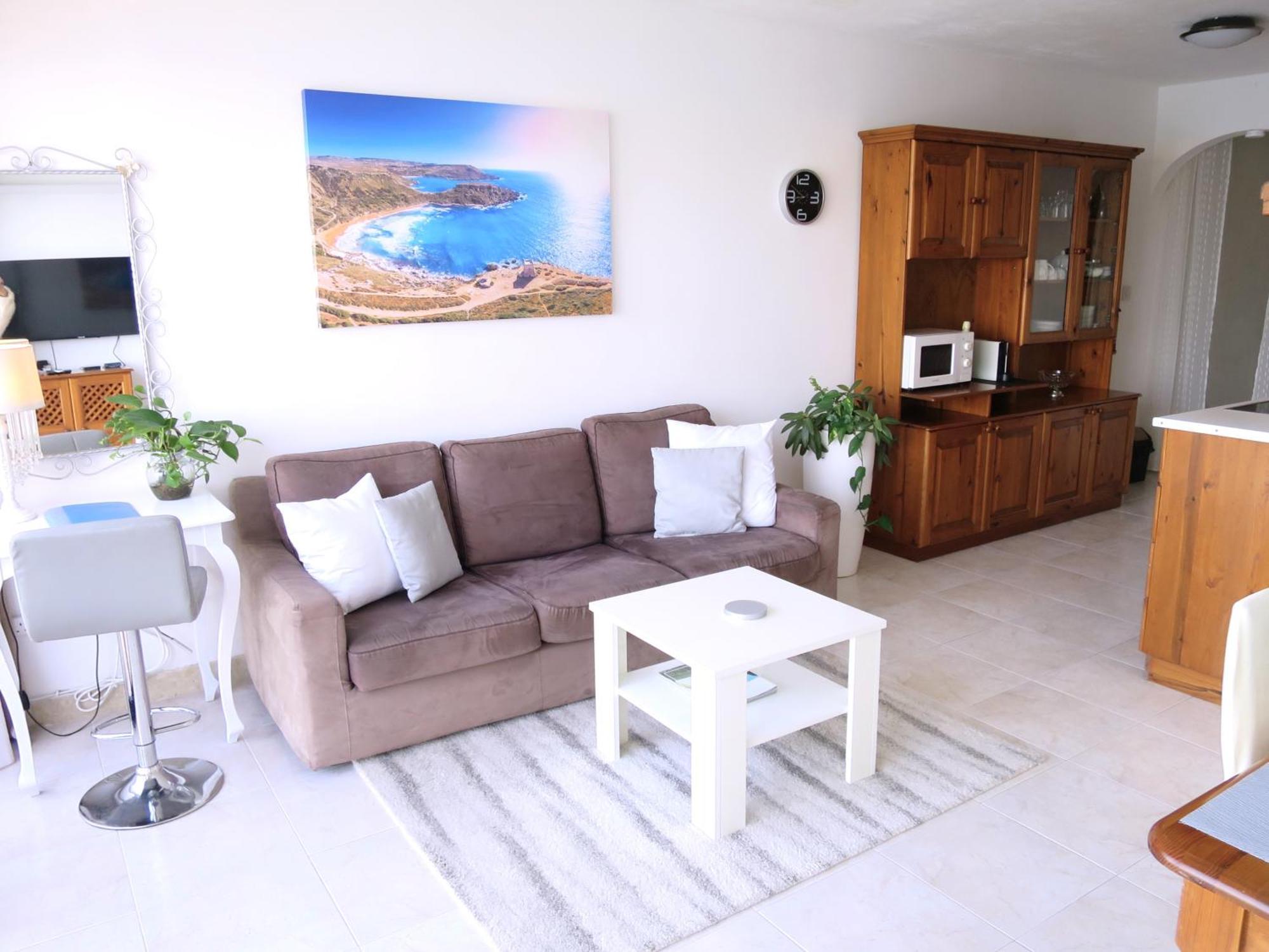 Seafront Terrace, Lounger & Panoramic Ocean Views *