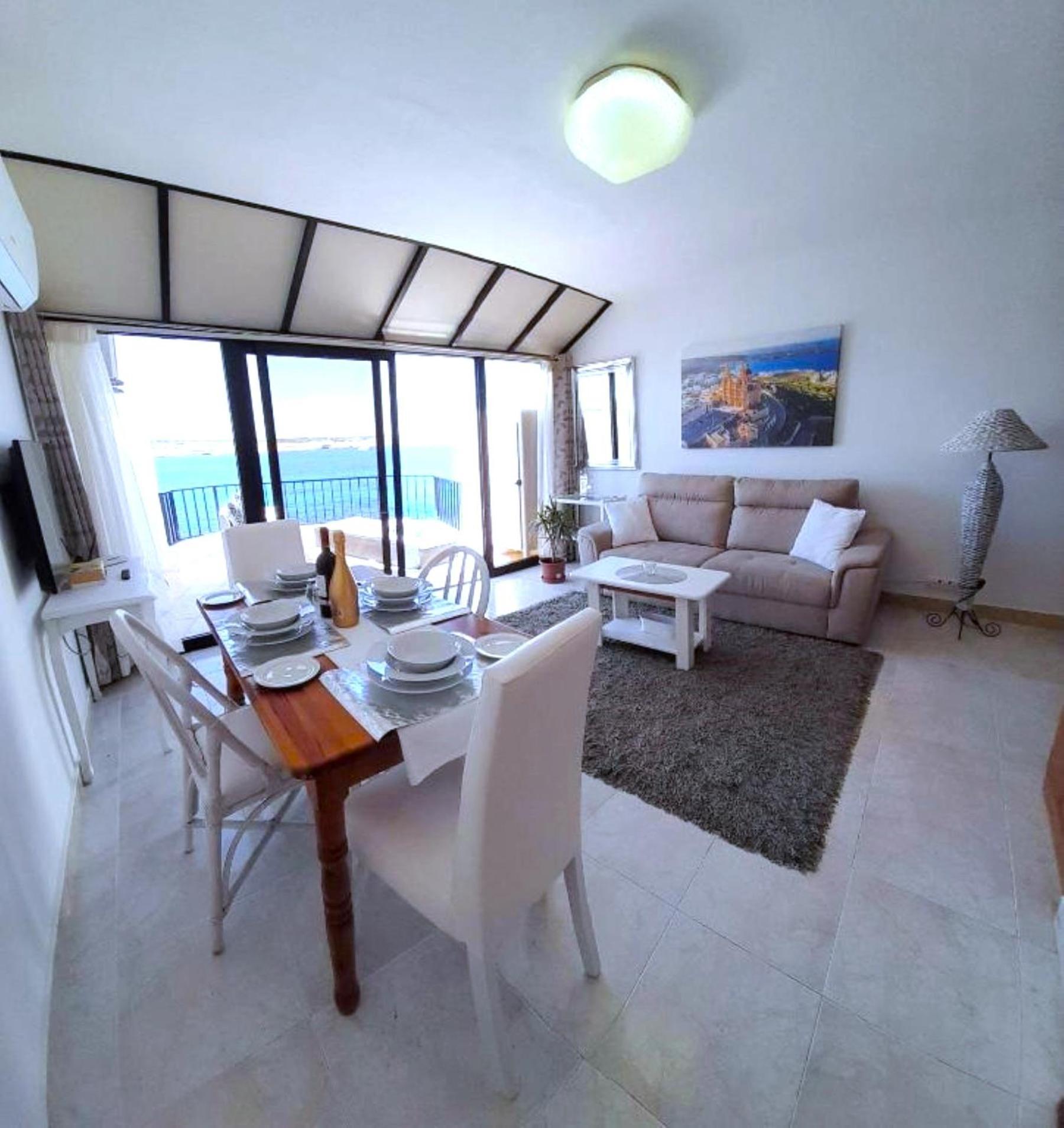 Seafront Terrace, Lounger & Panoramic Ocean Views