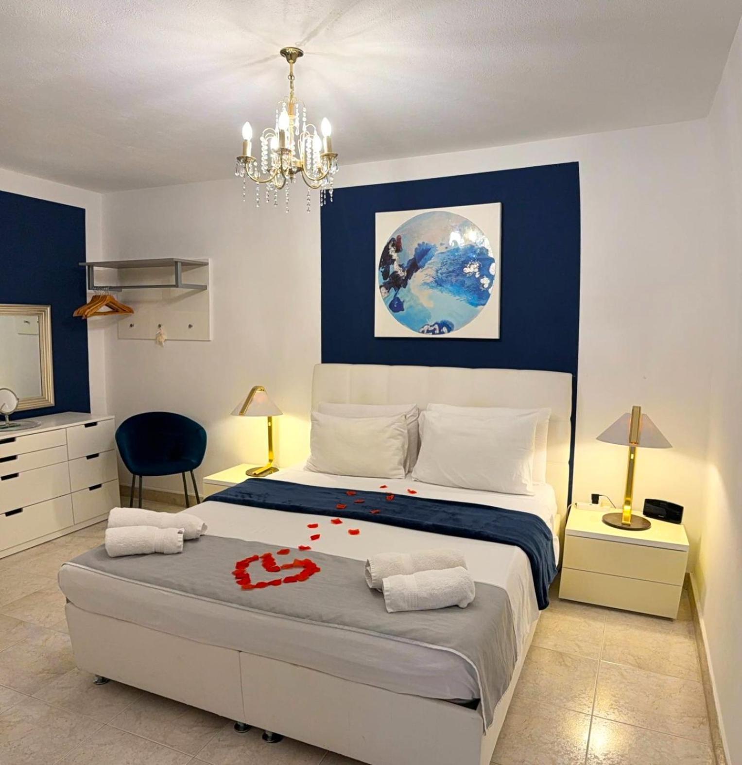 Appartement Seafront Terrace, Lounger & Panoramic Ocean Views *